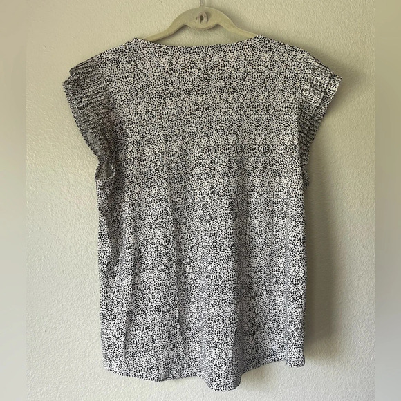 ADRIANNA PAPELL Blouse 2 for $22 ❇️ - Picture 5 of 5